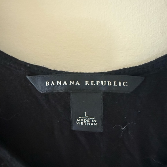Banana Republic Black Short Sleeve Tee - Picture 2 of 2